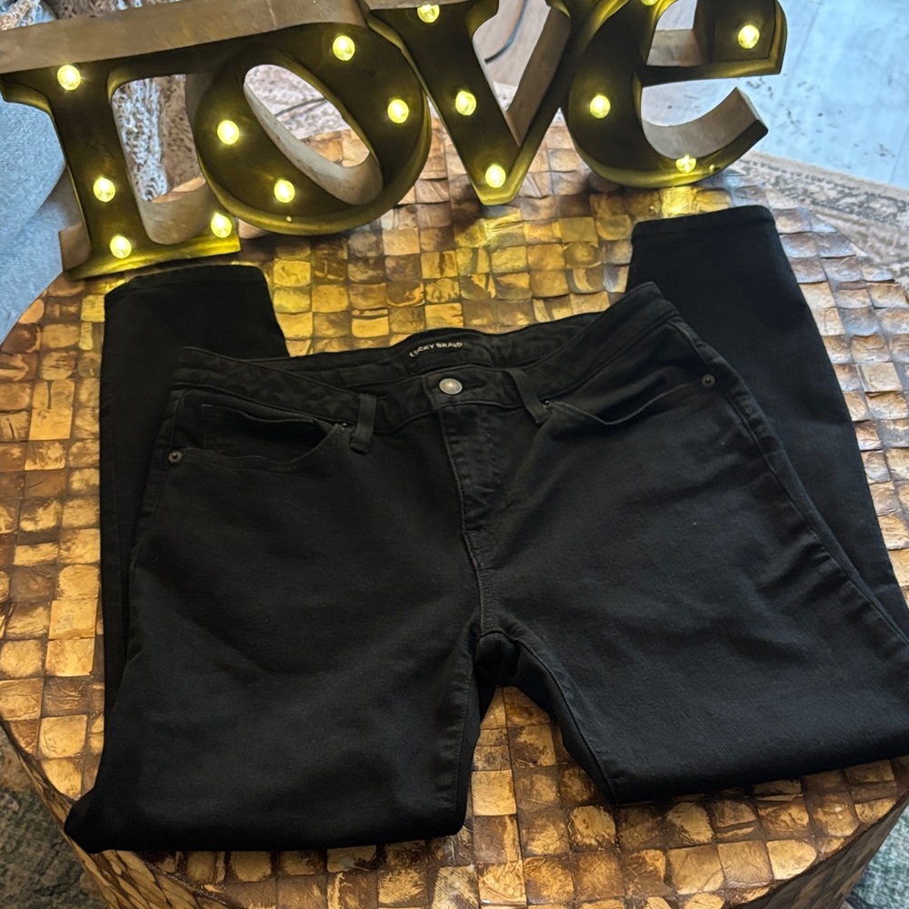 NWOT! Lucky brand  Dark Black Skinny Jeans - Picture 2 of 4